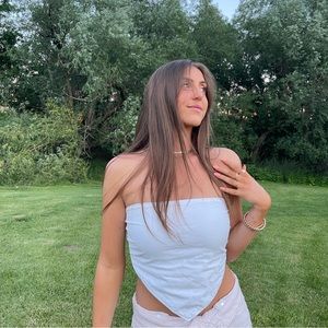 Meet your Posher, Ava